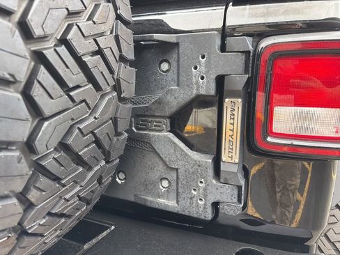 Used 2019 Jeep Wrangler Unlimited Rubicon AWD/4WD image 13