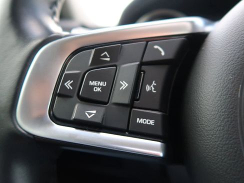 Used 2018 Jaguar XE Prestige image 38