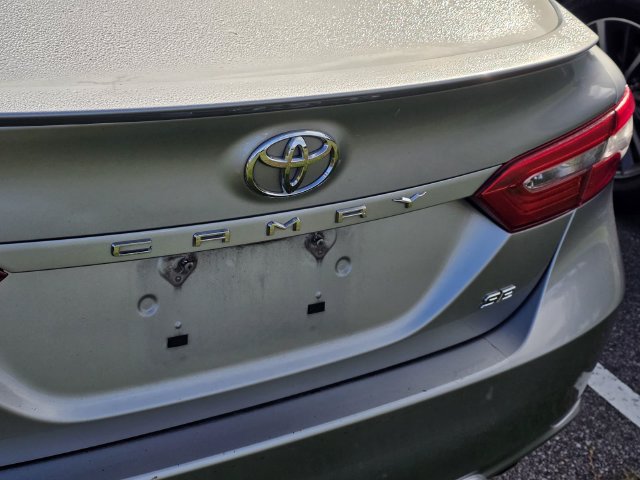 Used 2020 Toyota Camry SE FWD image 15