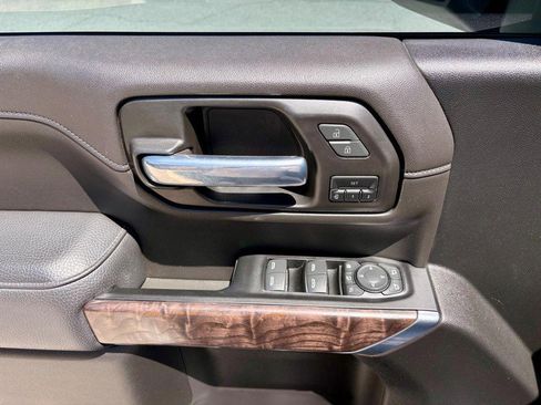 Used 2022 GMC Sierra 2500 Denali w/ Denali Ultimate Package AWD/4WD image 18