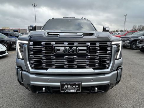 Used 2025 GMC Sierra 3500 Denali Ultimate image 7