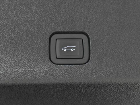 Certified 2024 Cadillac XT6 Luxury w/ LPO, Floor Liner Package image 30