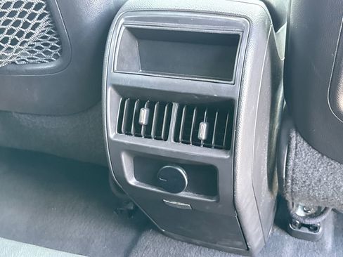 Used 2016 Cadillac SRX Luxury FWD image 18