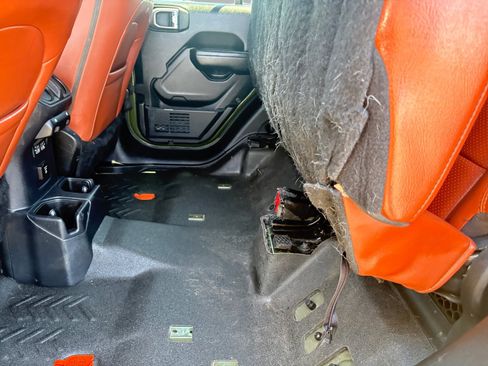 Used 2023 Jeep Gladiator Sport AWD/4WD image 30