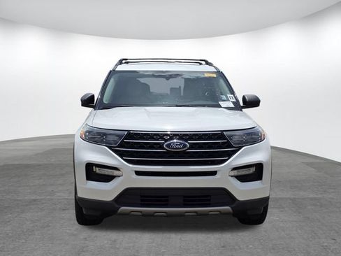 Used 2020 Ford Explorer XLT w/ Equipment Group 202A AWD/4WD image 2