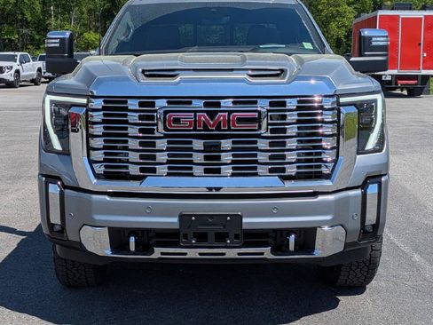 New 2026 GMC Sierra 3500 Denali w/ Denali Reserve Package AWD/4WD image 2