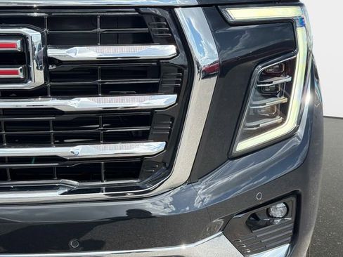 Used 2025 GMC Yukon Elevation image 9