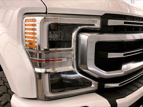 Used 2020 Ford F250 Platinum w/ FX4 Off-Road Package image 27