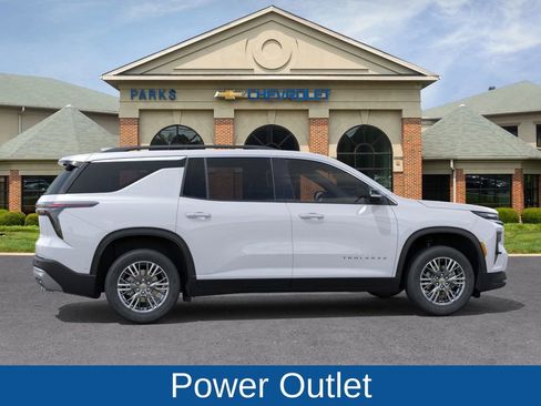 New 2026 Chevrolet Traverse LT w/ Driver Confidence Package image 6