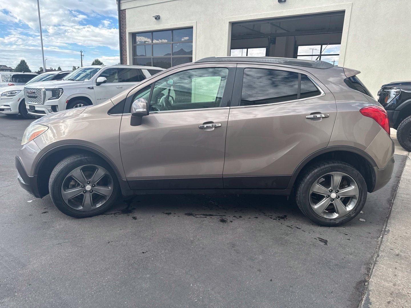 Used 2014 Buick Encore FWD image 5
