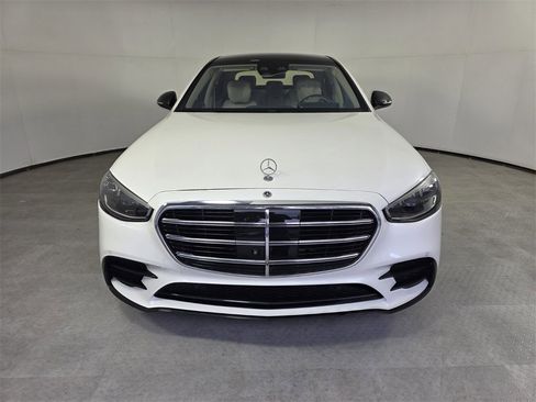 Certified 2022 Mercedes-Benz S 580 4MATIC Sedan image 2