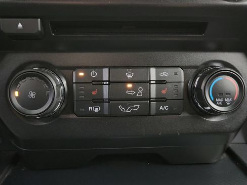 Used 2018 Ford F150 XLT w/ Equipment Group 302A Luxury AWD/4WD image 16
