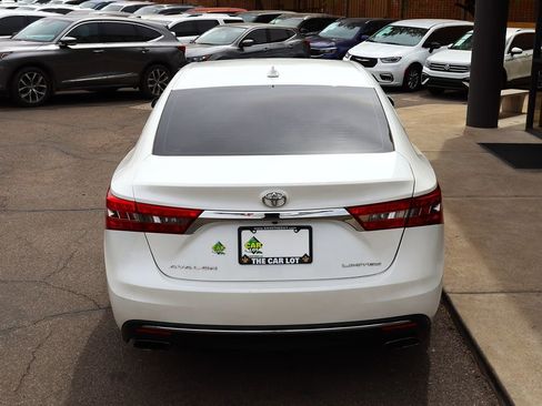 Used 2017 Toyota Avalon Limited w/ All Weather Liner Package FWD image 10