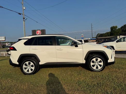 Used 2020 Toyota RAV4 LE FWD image 2