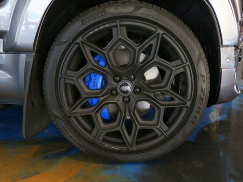 Used 2024 Land Rover Defender 110 X-Dynamic SE image 47