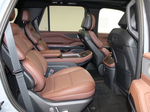 New 2025 Lincoln Navigator Reserve image 35