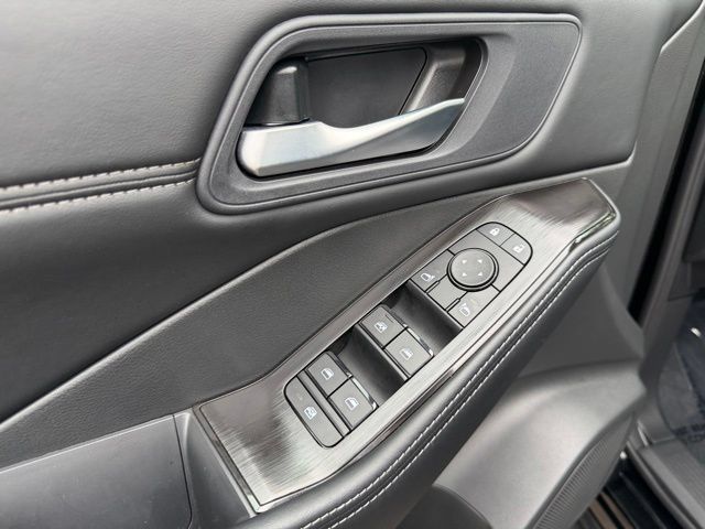 Used 2026 Nissan Rogue SL AWD/4WD image 17