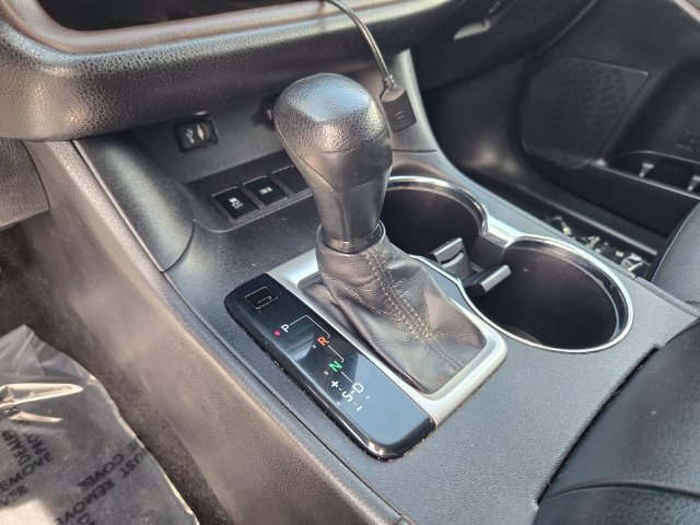 Used 2015 Toyota Highlander LE FWD image 13