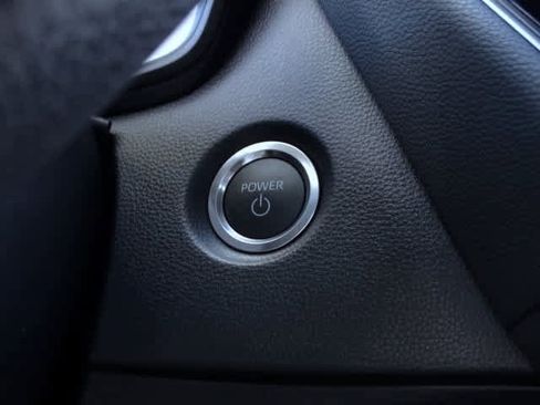 Used 2025 Toyota Corolla LE image 30