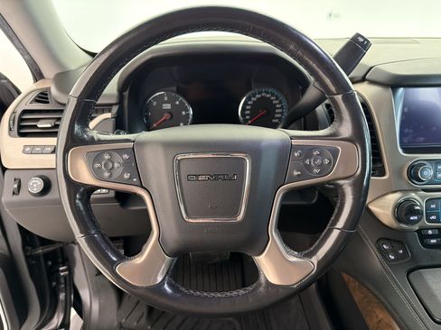 Used 2018 GMC Yukon Denali w/ Denali Ultimate Package AWD/4WD image 11