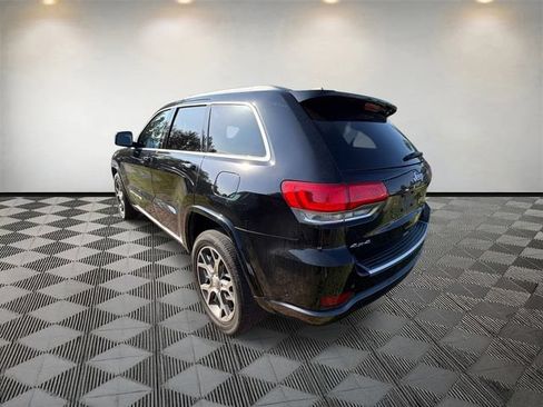 Used 2018 Jeep Grand Cherokee Limited AWD/4WD image 8