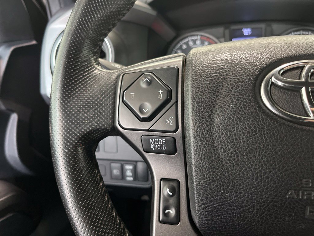Used 2021 Toyota Tacoma TRD Off-Road w/ Technology Package AWD/4WD image 6