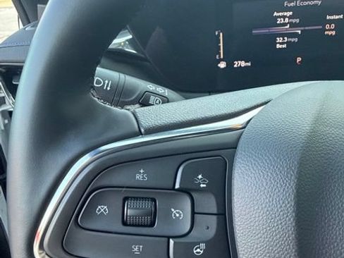 Used 2025 Buick Envista Sport Touring w/ Convenience I Package FWD image 28