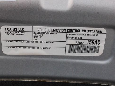 Used 2023 Chrysler Pacifica Touring-L AWD/4WD image 29