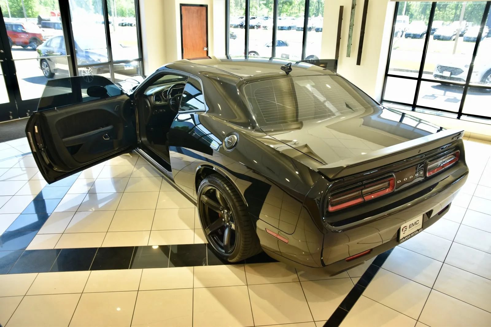Used 2022 Dodge Challenger SRT Hellcat w/ Plus Package RWD image 8