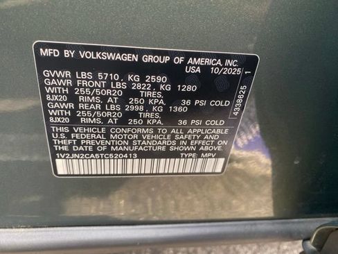 Used 2026 Volkswagen Atlas SE w/ Panoramic Sunroof Package FWD image 7