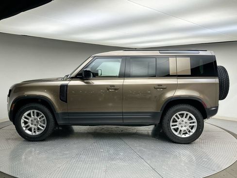 Used 2025 Land Rover Defender 110 S AWD/4WD image 2