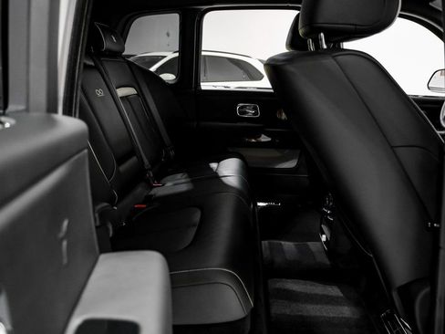 Used 2023 Rolls-Royce Cullinan Black Badge w/ Driver's Package image 41