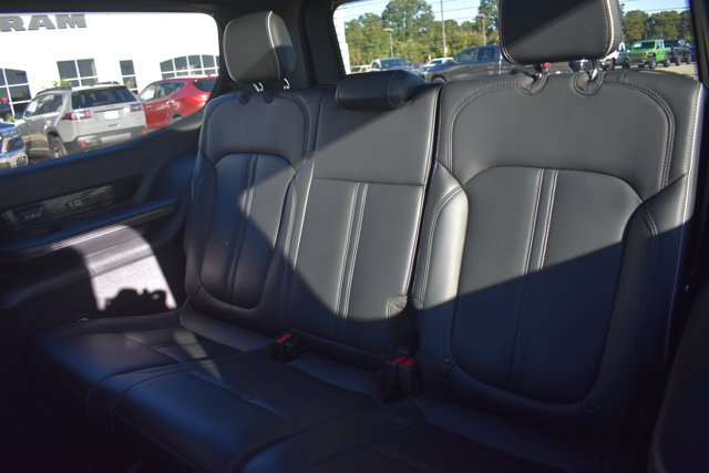 Used 2023 Jeep Grand Wagoneer Series II AWD/4WD image 18