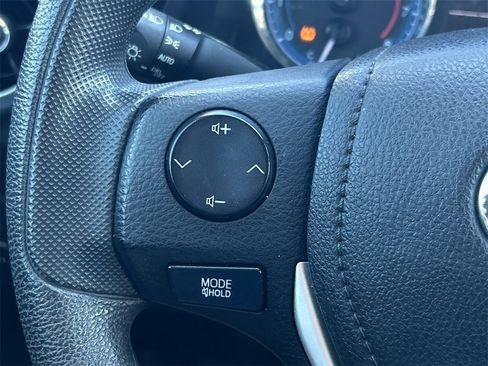 Used 2019 Toyota Corolla L image 30