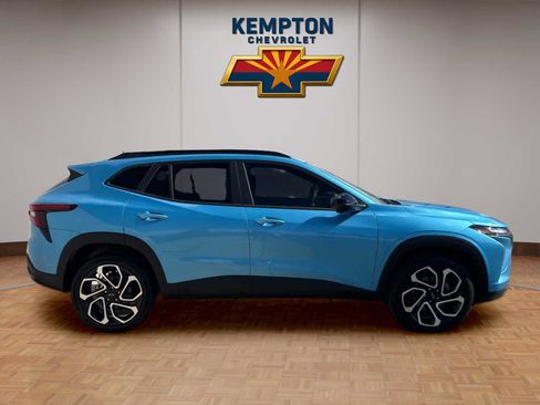 Used 2025 Chevrolet Trax RS w/ Sunroof Package FWD image 7