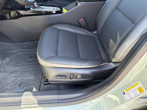 Used 2025 Chevrolet Trax ACTIV w/ Driver Confidence Package image 11