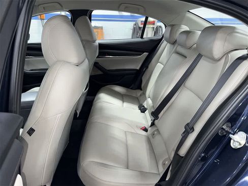 Used 2019 MAZDA MAZDA3 w/Preferred Pkg image 17