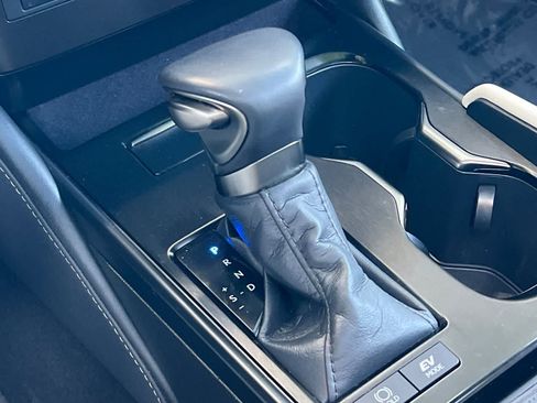 Used 2025 Lexus ES 300h w/ Premium Package FWD image 26