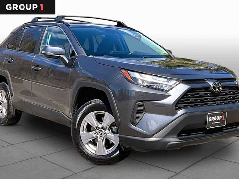 Used 2023 Toyota RAV4 XLE AWD/4WD image 3