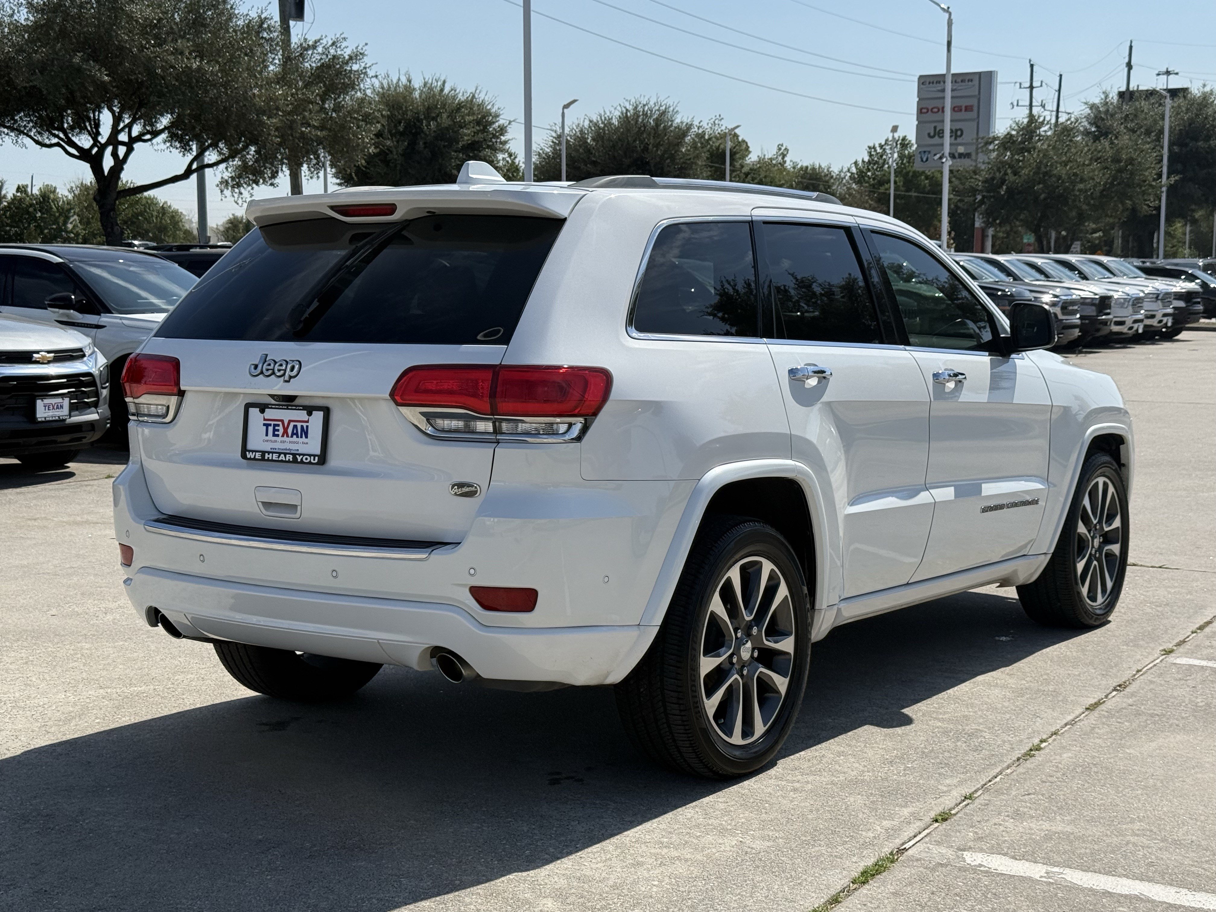 Used 2018 Jeep Grand Cherokee Overland RWD image 5