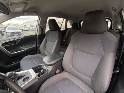 Used 2019 Toyota RAV4 LE w/ All Weather Liner Package AWD/4WD image 17