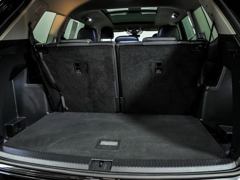 Certified 2025 Volkswagen Atlas SEL Premium R-Line image 9