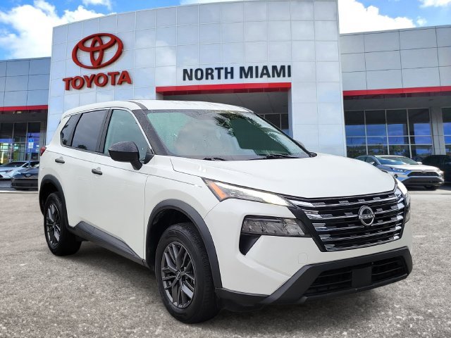 Used 2024 Nissan Rogue S FWD 360° Tour