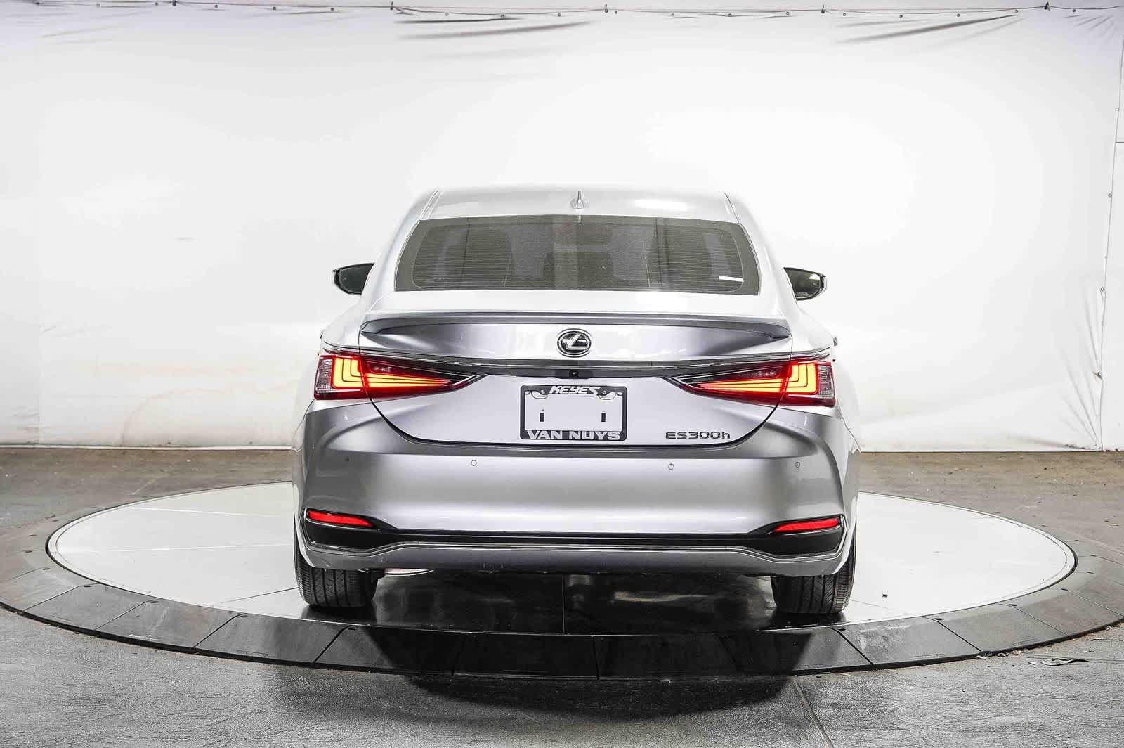 Used 2025 Lexus ES 300h w/ Premium Package FWD image 3