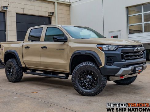 Used 2023 Chevrolet Colorado Trail Boss w/ Technology Package image 1