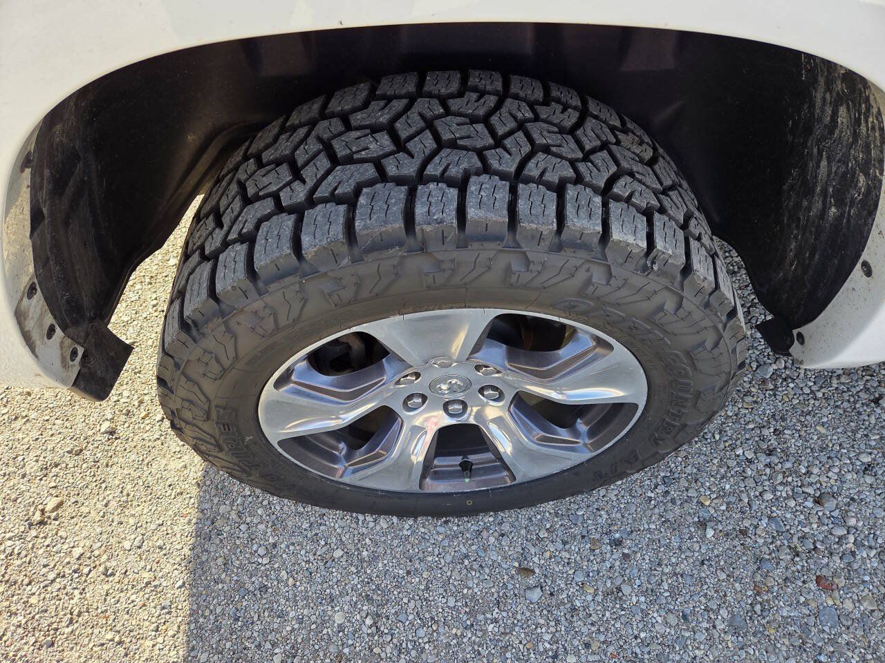 Used 2022 RAM 1500 Laramie AWD/4WD image 19
