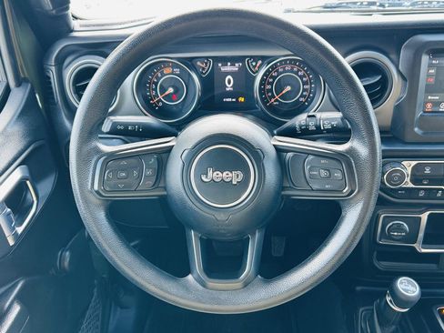 Used 2022 Jeep Wrangler Unlimited Sport AWD/4WD image 9