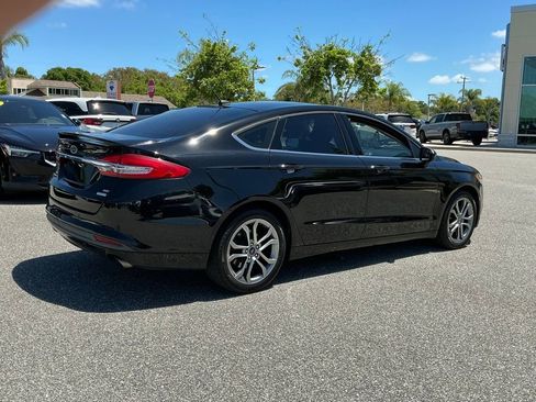 Used 2017 Ford Fusion SE w/ Equipment Group 201A FWD image 7