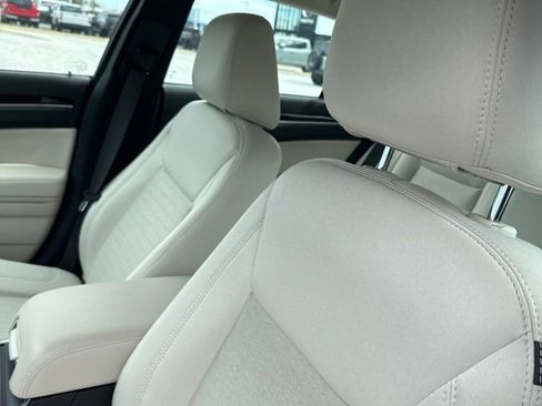 Used 2023 Chrysler 300 Touring w/ Sport Appearance Package RWD image 15