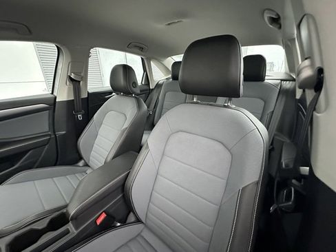 Certified 2025 Volkswagen Jetta SE image 21